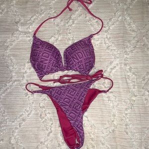 Skim’s bikini says Large but fits like a small. 👙